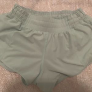 Lululemon, Hotty Hot Low Rise, 2.5 inch, Size 4, Teal